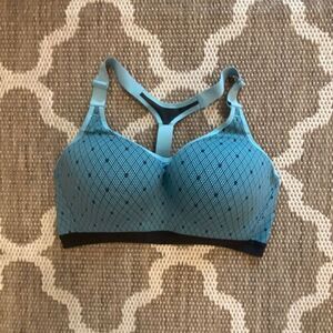 Victoria’s Secret incredible sports bra size 36DD